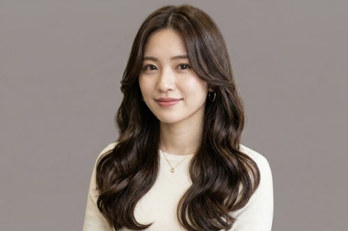 松山市の美容室BLUEMOSQ TOKYOで施術した韓国風波巻きパーマのロングヘアスタイル