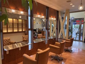 松山市美容室ブルーモスク美容室店内オシャレ